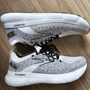 Size 10 white/black Brooks Glycerin 20 Stealthfit